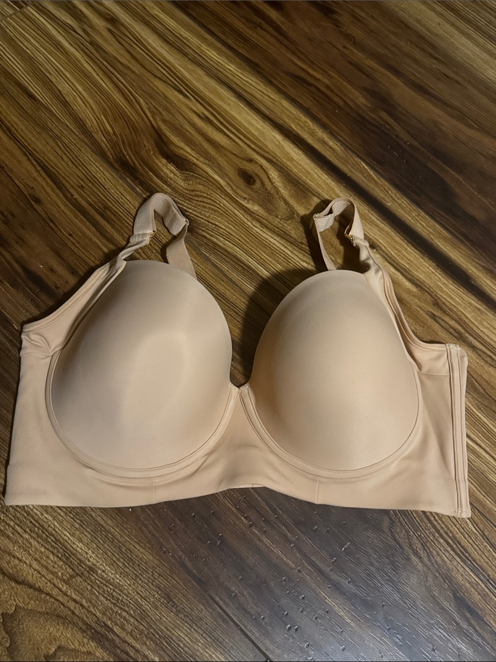 Leonisa Back Smoothing Bra with Soft Full Coverage Cups